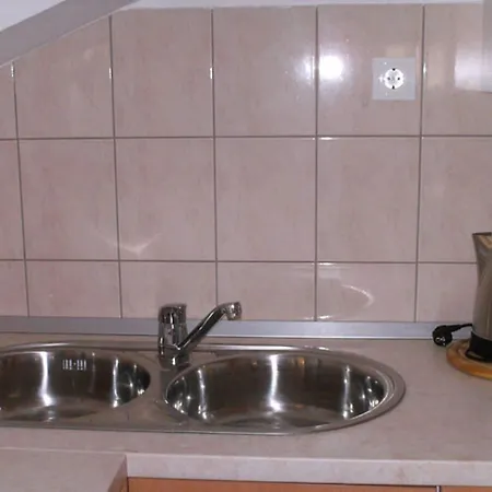 Luna - One Bedroom With Terrace And Sea View Molunat