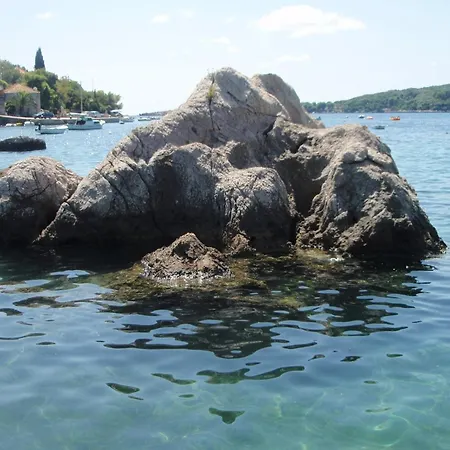 Luna - One Bedroom With Terrace And Sea View *