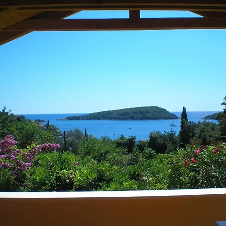 Luna - One Bedroom With Terrace And Sea View Molunat