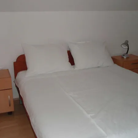 Apartment Luna - One Bedroom With Terrace And Sea View Molunat