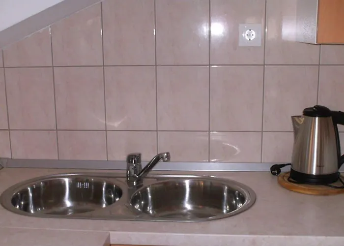 Luna - One Bedroom With Terrace And Sea View Molunat