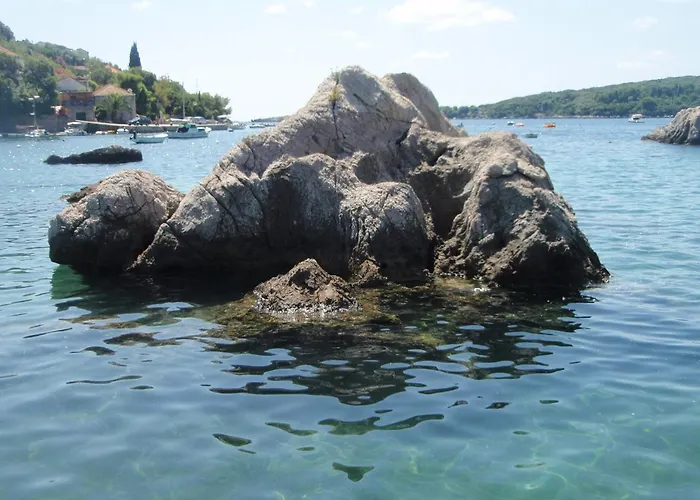 Luna - One Bedroom With Terrace And Sea View *